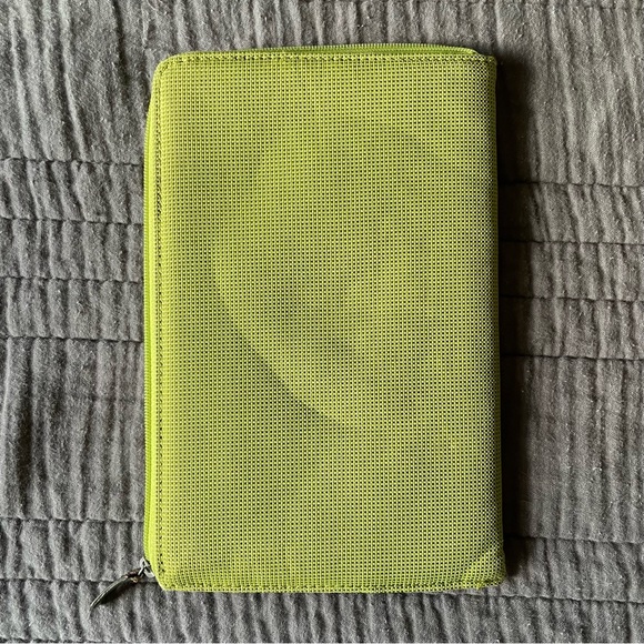 Amazon Kindle Fire 1st Generation 7” Screen Wifi Black Model DO1400 - Picture 9 of 11